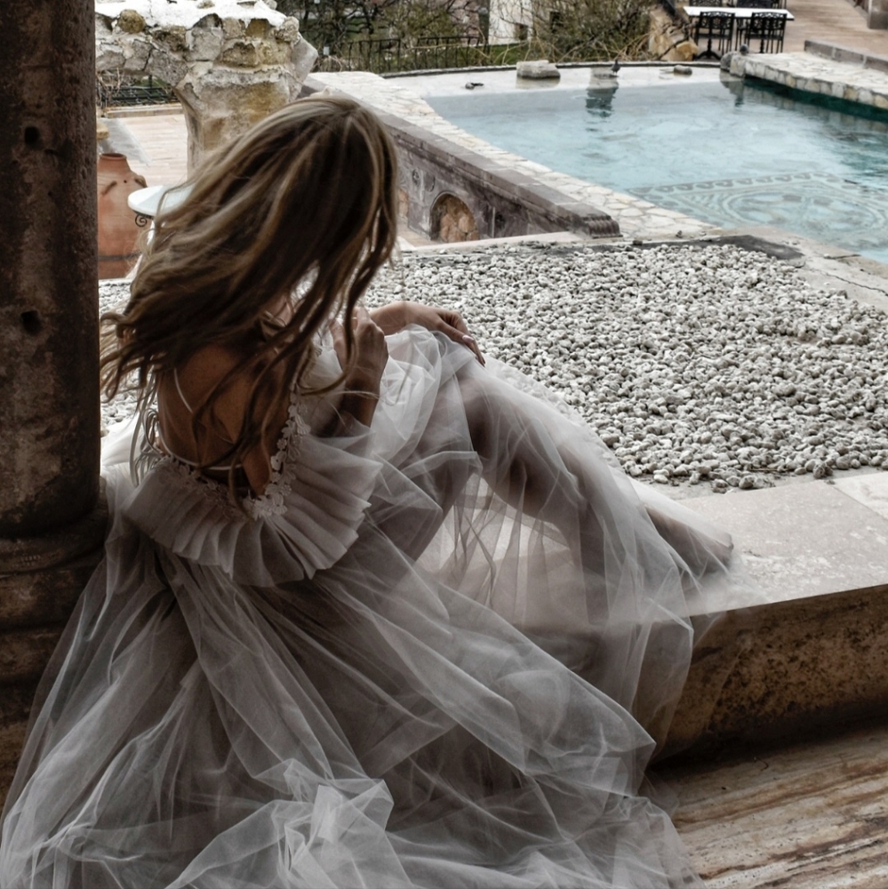 White train dress perfect for photoshoots  dize s